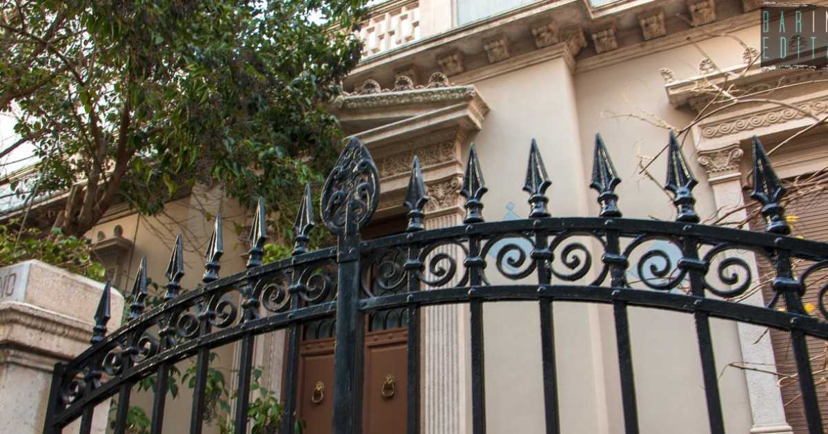 Bari: incastonata tra i palazzi di Carrassi c'� la piccola, eclettica e "pompeiana" Villa Armida